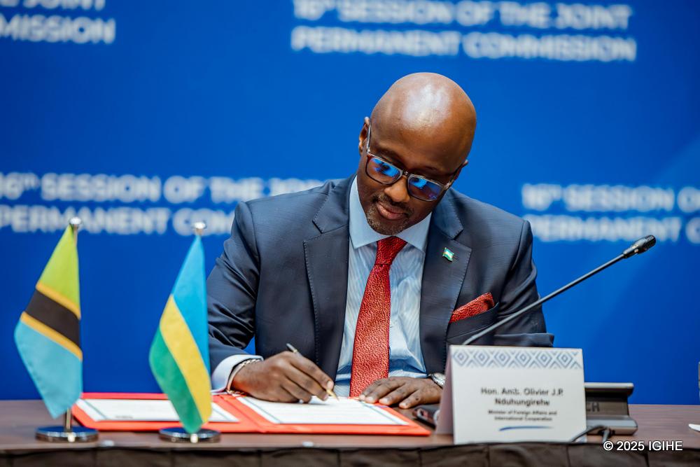 U Rwanda na Tanzania byashyize umukono k...